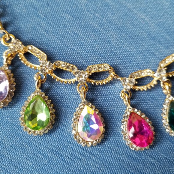 🦚Colorful Clavicle Necklace - NWOT🦚 - Picture 4 of 11